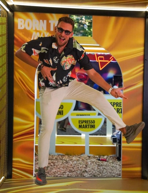 Born to Mix, Ready to Shine: The ABSOLUT Festival Experience 